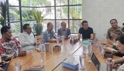 pembahasan izin kelola dari kementrian lingkungan hidup dan kehutanan